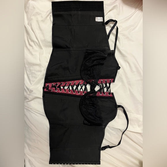 Corset - Picture 3 of 4